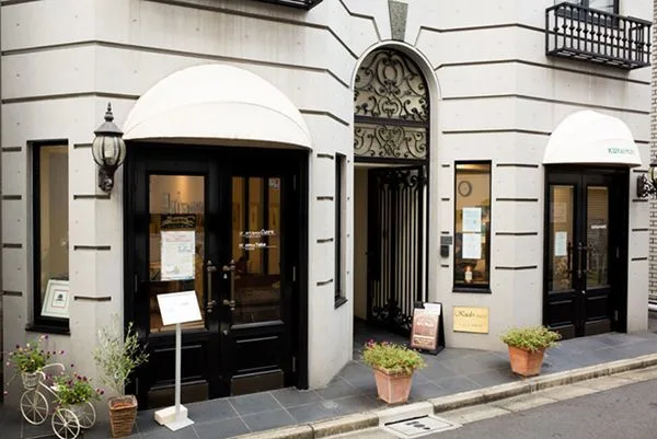 教室のある建物の外観